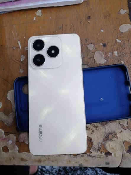 السلام عليكم جهاز للبيع ريملي سى 61 جهاز مكفول بلا ملحقات الذاكره 128 السعر 100 الشراي يتصل ***********
