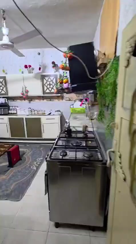 دار طابقين للبيع بناء قديم ومرمم المساحه 150 متر التأميم 8 شباط شارع 4 متر قريب جدآ على شارع 30 الجديد الرابط بين مطعم حجي باسم ومجمع دعاء سنتر السعر 67 مليون أو قابل للتفاوض للأستفسار أتصل على الرقم /***********
