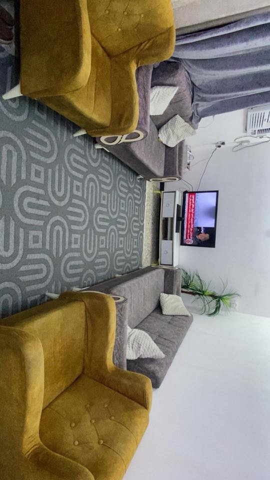 التخم وميز التلفزيون ثنينهم ب200 مكاني كرادة ‭0771 099 8569‬
