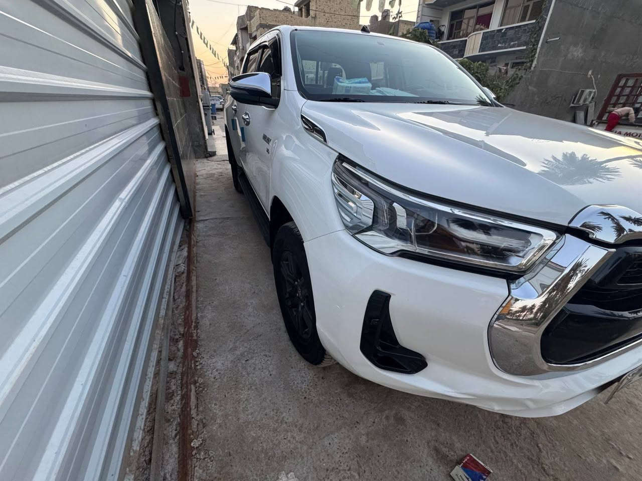 سلام عليكم هيلوكس 6 سلندر فول موصفات اوتماتيك بيه رصعه يم البكلايت فقط كفاله عامه بسمي شخصين سعره 315وبيه مجال مكاني بغداد الدوره ***********
