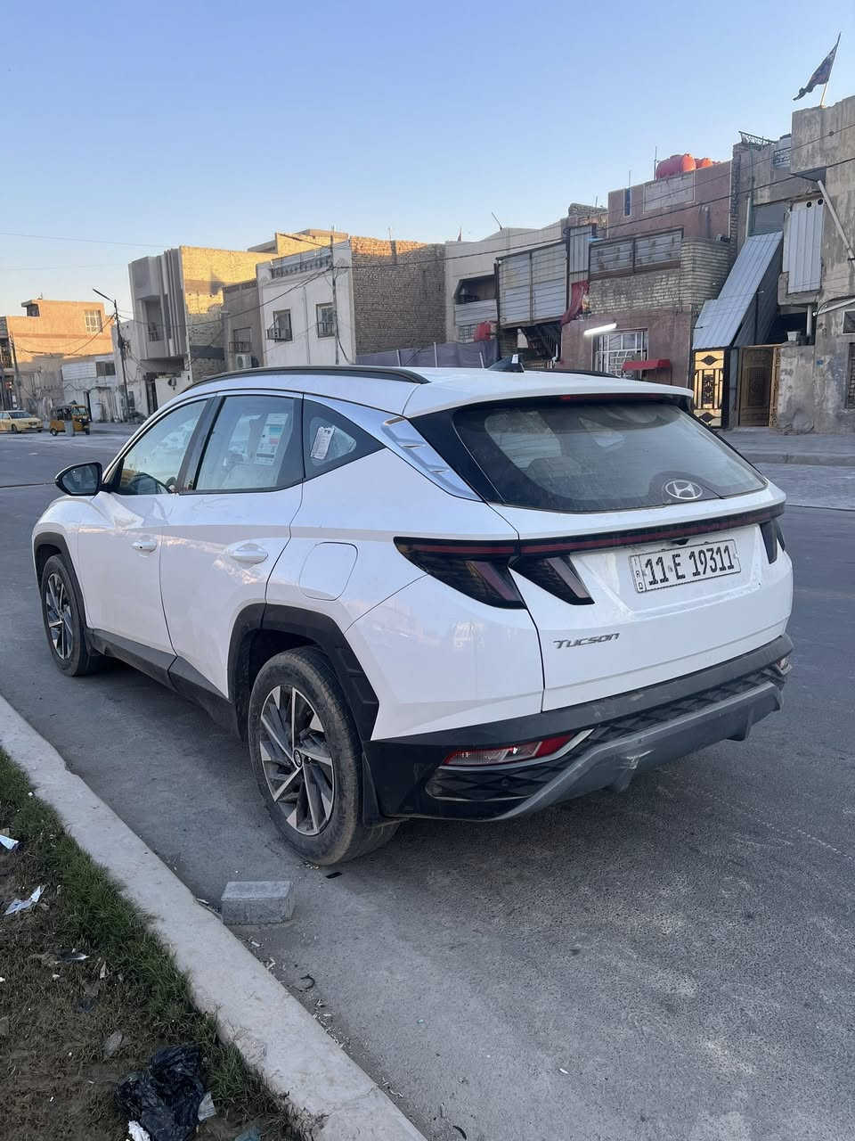 توسان خليجي مديل 24فول ماعدة بنرامة مري شفط تحية بليدات كشنات كهرباية بيهة بارد وبيهة صبغ قطعتين وبيهة نواقص بصيطة جدن ابيع علا وضعهة سعر 190بيهة مجال مو شراي لا تخابر السيارة بسمي ***********
