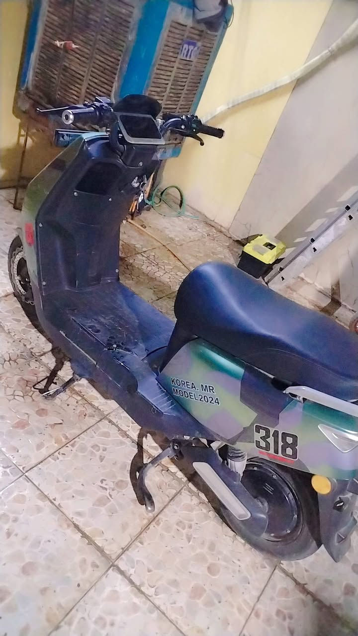 السلام عليكم
دراجه اباتشي 318 كوري للبيع
دراجه نظيفه سريعه لايت عالي ناصي زينون وسويجين بيها وبصمتين والنضافه موضحه بالصور. (ابيع بدون البطاريات) وجان بيها 6 بطاريات دبل السعر 250 العنوان كركوك حي النصر
للاستفسار راسل خاص او خابر عالرقم ***********
