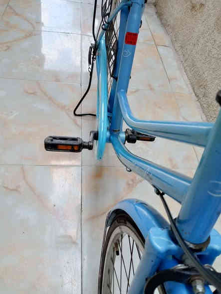 سلام عليكم شباب بايسكل بناتي للبيع حجم 26 البايسكل كلش نظيف بايسكل مال حاويه البايسكل لونه حلو المكان بغداد الشعب  البايسكل اي نقص ما ابي كامل السعر خاص على هذا الرقم واتساب ***********
