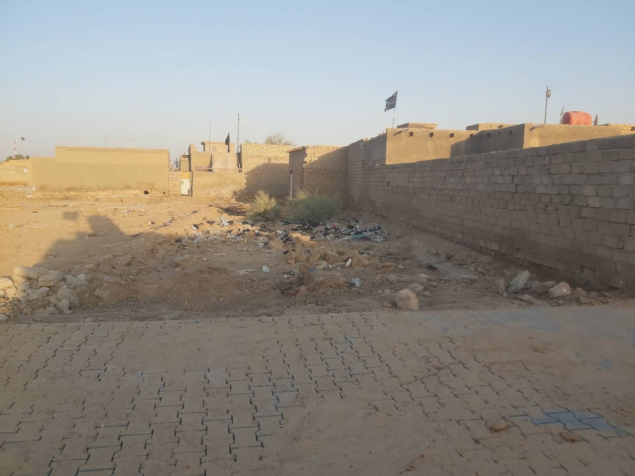 قطعه أرض مساحتها 150 متر خلف السكك كافه الخدمات موجوده ( ماء - كهرباء مجاري - شوارع مقرنص)
اقرار محكمه السعر 150 مع المجال
قطعه أرض مساحتها 150 متر خلف السكك كافه الخدمات موجوده ( ماء - كهرباء مجاري - شوارع مقرنص)
***********

