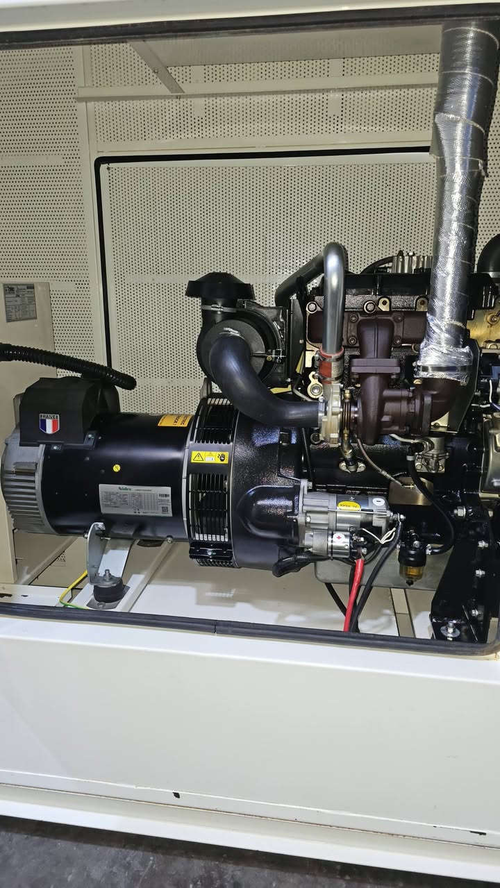 "بسم الله الرحمن الرحيم "
✅ (️ ٦٠ ) كيفي بيركنز انكليزي  🇬🇧 
             ( جبيلي اخوان )
✅ ️توليد لوري سمر الفرنسي  🇨🇵 
✅ ️كاتم  سوبر سايلنت ١٠٠ %
✅️ مشتغله(  ١٤٠٠ ) ساعة فقط 
✅ ️موديل  حديث  ٢٠٢٢ 
✅️ المولدة اخت الزيرو مامفتوح بيها برغي وعلى وضع الشركه
✅️   ضمان الحمل والتشغيل 
✅️ شاشة اصليه (DES _UK) برودكشن نظام حماية وتشغيل واطفاء ذاتي 
✅️ صيانه كامله (دهن + جميع الفلاتر اصليه ) يعني تاخذها للحمل مباشرتا ___________________
للإستفسار الاتصال 📞 واتساب 
*********** ___ *********** 
او زيارة موقعنا الكائن بابل __ المسيب  طريق المعهد التقني المسيب كراج  
               ( الضمان الحقيقي )
