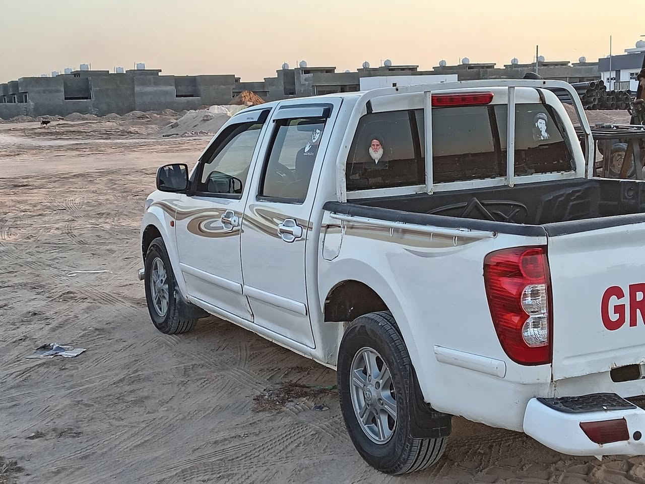 سلام عليكم ورحمة الله من رخصت الادمن كريت ويل موديل 2013 مكفوله بيه ملاحضات بصيطه
رقم قادسيه مكينه كير حداديه اكسن
تايرات خير من الله السياره ما عايزه برغي كهربائيات جاهزه علا اربعه او عشرين حبايه مكان السياره محافضة النجف السعر (65) وبيه مجال للشراي

رقم الهاتف ***********
