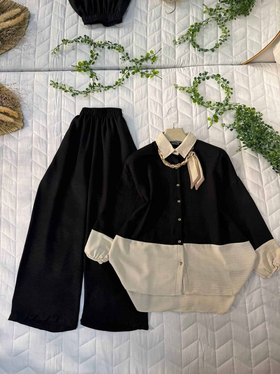 ‏✨New Collection✨

سوت- خامه صوفيا كتان
قياسات - 38 : 40 : 42 : 44 : 46 : 48 
. 
للحجز والاستفسار ع الخاص بغداد, العراق


**إذا كنت صاحب هذا الإعلان وتريد حذفه لأي سبب، رجاءا أرسل رسالة إلى الدعم الفني**