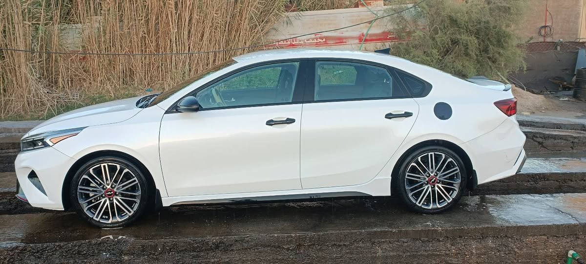 السلام عليكم 
فورتي موديل 23 وارد امريكي فئة جي تي 
رقم بابل معوقين للمشتري وكاله عامه 
مكينه 1600تيربو 
ماشيه 44 
السعر 153 وبيه مجال بسيط اوتصال على الرقم ***********اوتساب 
مواصفات سياره كلش حلوه ومعروفه 🥰 
صوره الحادث داخل المنشور 👇👇
