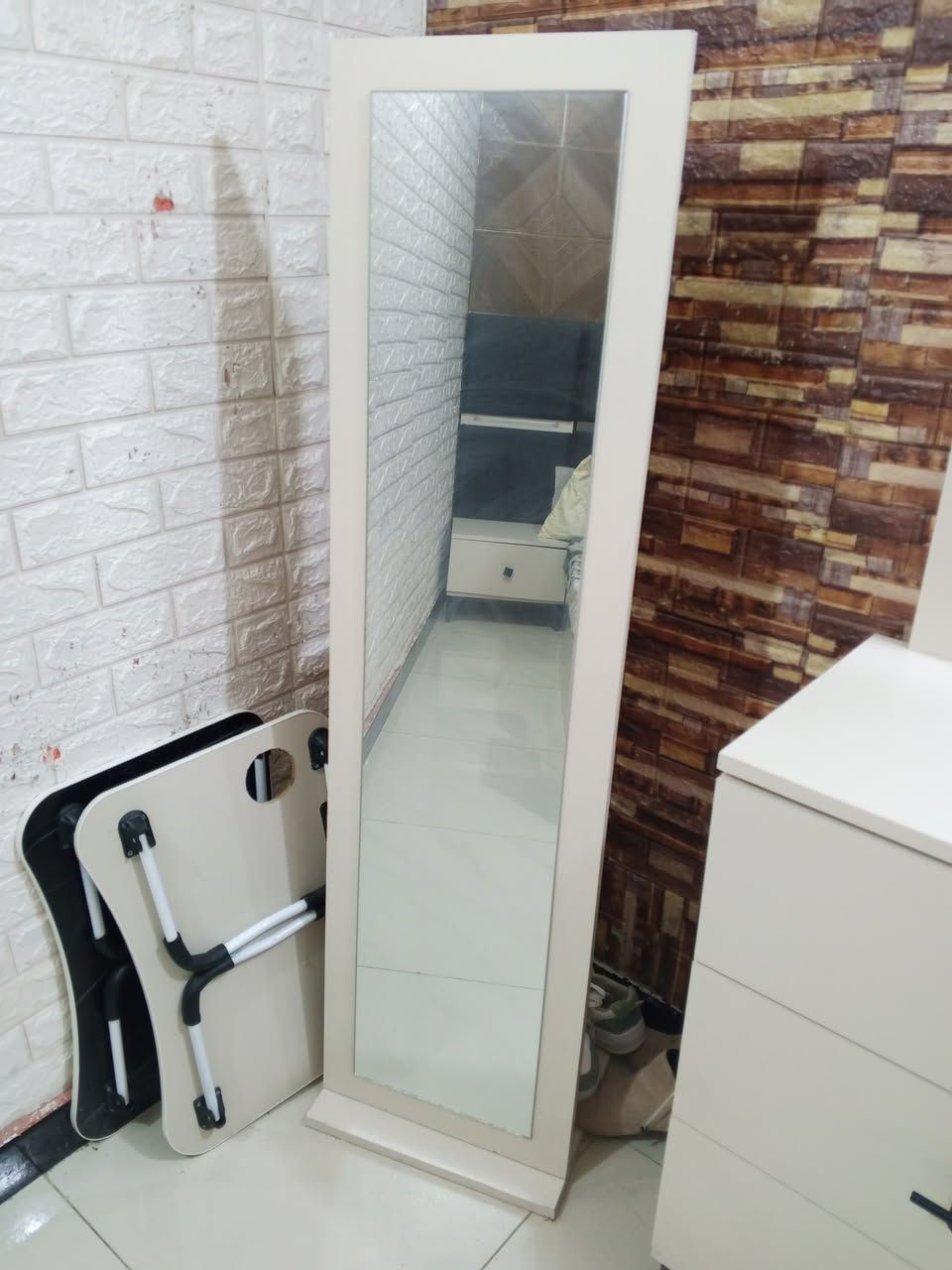 غرفة نوم تركية نظافتها 85% تسع قطع الكنتور 6 بيبان اخت الجديده
اريدها بـ 700 

والكرسي اريدا بـ 40 
والصوبة 40 
ودوشك الجرباية اريدا بـ 70 كلش خوش دوشك


**إذا كنت صاحب هذا الإعلان وتريد حذفه لأي سبب، رجاءا أرسل رسالة إلى الدعم الفني**