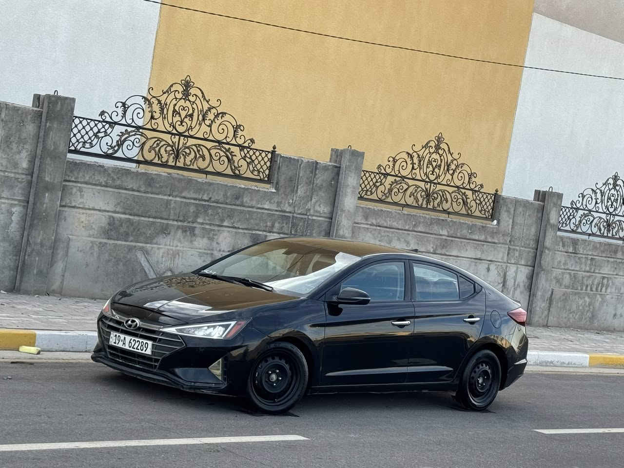 انتره موديل 2019وارد امريكي حادثه جاملق وبنيد بدون دواخل وباقي سياره كفاله من ضربه وتبديل بيه ثلاث قطع كلير فقط وباقي سياره كفاله من ضربه وتبديل بيه وصبق سعره 119وبيه مجال رقم هاتف ***********موصفات سياره شاشه كامره خلفيه مثبت سرعه تحكم استيرن شاير بل مري تدفئه تبريد بل كشنات تدفئه بل ستيرن رادارات بل مري حساسات ماميه خلفيه محرك 2000دوش محرك وكير مكفولات حداديه تخم تاير جديدات مكان سياره كربلاء مكلف بل نشر
