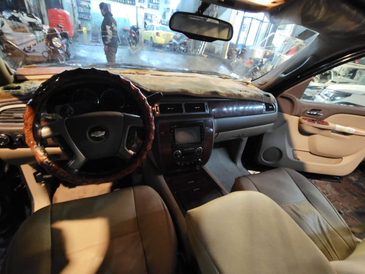 سلام عليكم تاهو مديل 2013 للبيع
سياره طخه جاملغ صفحه  الصدر وطخه بل بنيد

بدون صبغ 

سياره فته LTZ يعني مفوله بنوراما 

كشنات تدفه تبريد تشغيل عن بعد سياره ب اسمي تحويل ثاني يوم

سعر215$

تواصل ‭  0776 632 5662‬
