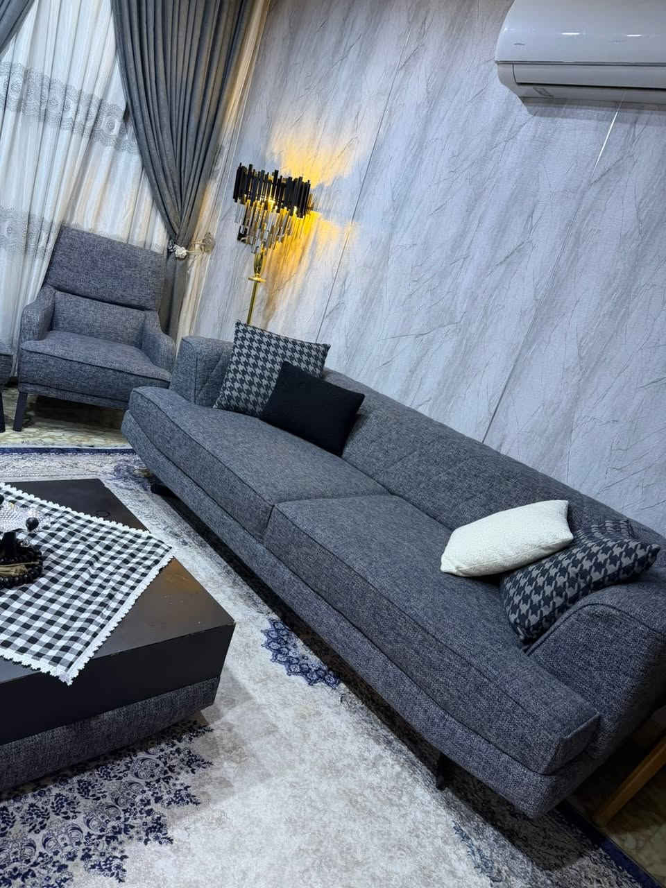 تخم للبيع تركي مودرن 9 مقاعد
قنفه رباعيه

قنفة ثلاثيه

كرسي عدد 2

مع سماعه ولايت قراءة مستخدم قليل جدا ، وخالي من الضرر اشتريته من الكراده محل ارز لبنان ب3 ونص مليون 

السعر 2 مليون وبي مجال 

***********

المكان الغزالية
