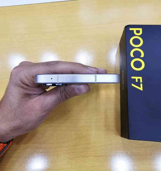 السلام عليكم
للبيع بوكو f7 نظافة 100٪
مع كامل ملحقاتة
صح بطارية 100٪
ذاكرة 256 عشوائية 12
للبيع بسعر 410 الف
المكان بغداد حي الجامعة او الكاظمية
رقمي *********** متواجد واتس
