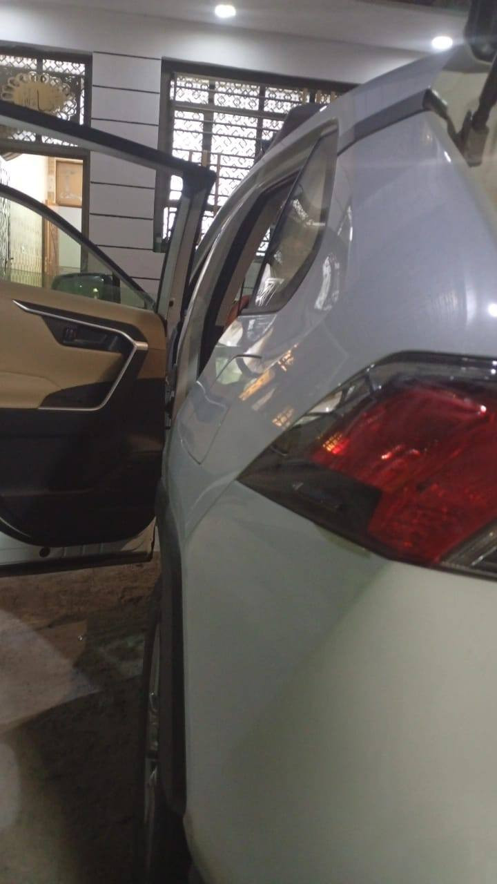 السلام عليكم
للبيع Rav4  موديل 2025 ياباني اصلي نسخة البلاك اديشن
 وارد خليجي 
(عبد اللطيف جميل)
هايبرد
ماشيه 8000 كم
محرك 2500
دفع رباعي 
حساسين امامي خلفي
ويل 18
مكفولة من الضربة والصبغ والتبديل 
السعر 285$ لمکان بابل 
للاستفسار التواصل على
***********
