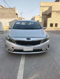البيع فورتي وارد امريكي سياره نضيفه مال جناي غير متواجد عل فيس اتصال 0...