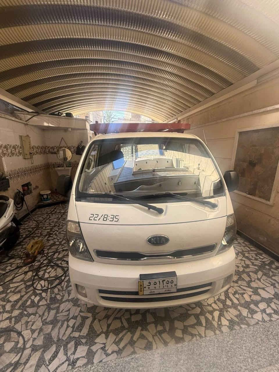 السلام عليكم 
كيا فحل موديل 2015 رقمها بغداد الماني شرط التحويل 
مكينه 4000 لا صرف ولا بخار ولا تنقيص 
وكير ومكينه واكسل وشاصي ورقم شاصي كل مكفول 
تخم تاير جديد شاده تاير خلفي محور 14وستد 27 
ومحجر تفصال جديد وتبريد شغال ثلج 🥶 سياره جاهزه كبل لشغل السياره جديده وحلوه والسياره مكفوله كفاله عامه لا ضربه ولا صبغ ولا تبديل عد صبغ بل دوسات والصفاحيات فقط والباقي مكفول العنوان بغداد البلديات 
السعر 125 وبيه مجال بسيط الرقم ***********
ملاحظة حته القواطي مال الشاصي مكفولات
