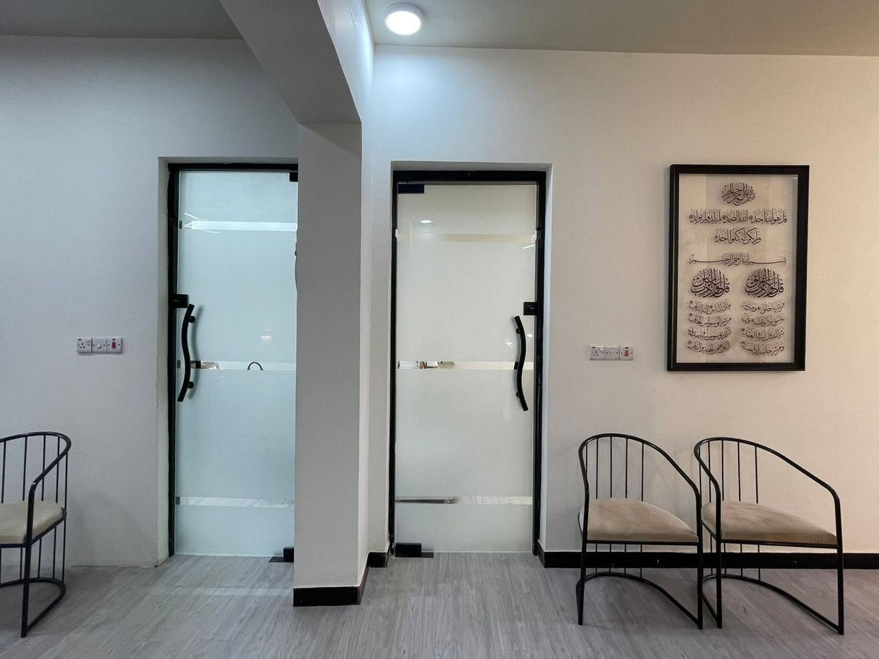 ⭕️عاااجل
عيادة اسنان جاهزة للبيع 😍
مشروع اسنان وتجميل 
قائم منذ اكثر من سنة
للبيع مع المكان ✅
علماً ان العيادة شغاله بدون ترويج✅
📍بغداد - حرية 
الايجار ٦٠٠ الف 
طابق كامل خاص بالعيادة 
جير اسنان وملحقات 
اوتوكليف B
سنسر 
ابكس لوكيتر 
اندو موتر 
وباقي ادوات كامله 
من حشوات 
وجراحه 
💸١٦ مليووون💸
***********

