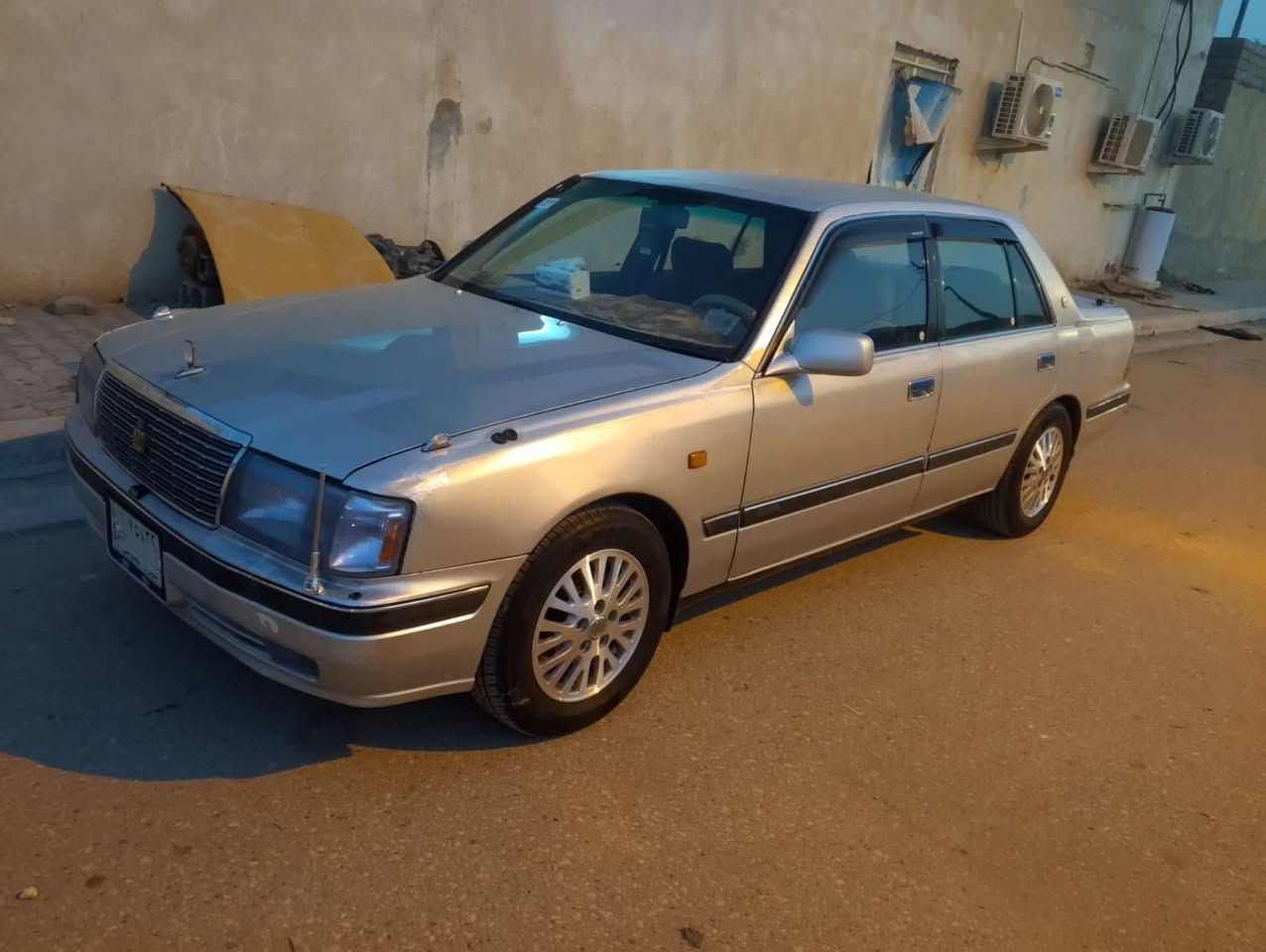 ماشاء الله تبارك الرحمان 🪬
للبيع راس ثور سلفري رقم بصرة مشروع وطني ملسق واليف سنوية 26شرط التحويل 
كفالة عامة من كلشي بية جراد محرك وكير ونجي بلاد مكفولة من الكصة والجثة والضربة وتبديل وكل رسميات حدادة جديد خلفي امامي مشط وباتري ومصطرة وبلاكات وفيت بم وجامة امامية تبريد ثلج دشبول باكيت غزفة زلغ مابية ارضية جلد تخم تاير جديد ويل كب جديد لزري سيارة ترايك وين متريد السعر 80 وبيهة مجال الطيبين  بصرة القرنة سيارة مال جناي 
غلية عليك ندعينة بل رزق 
 ***********
