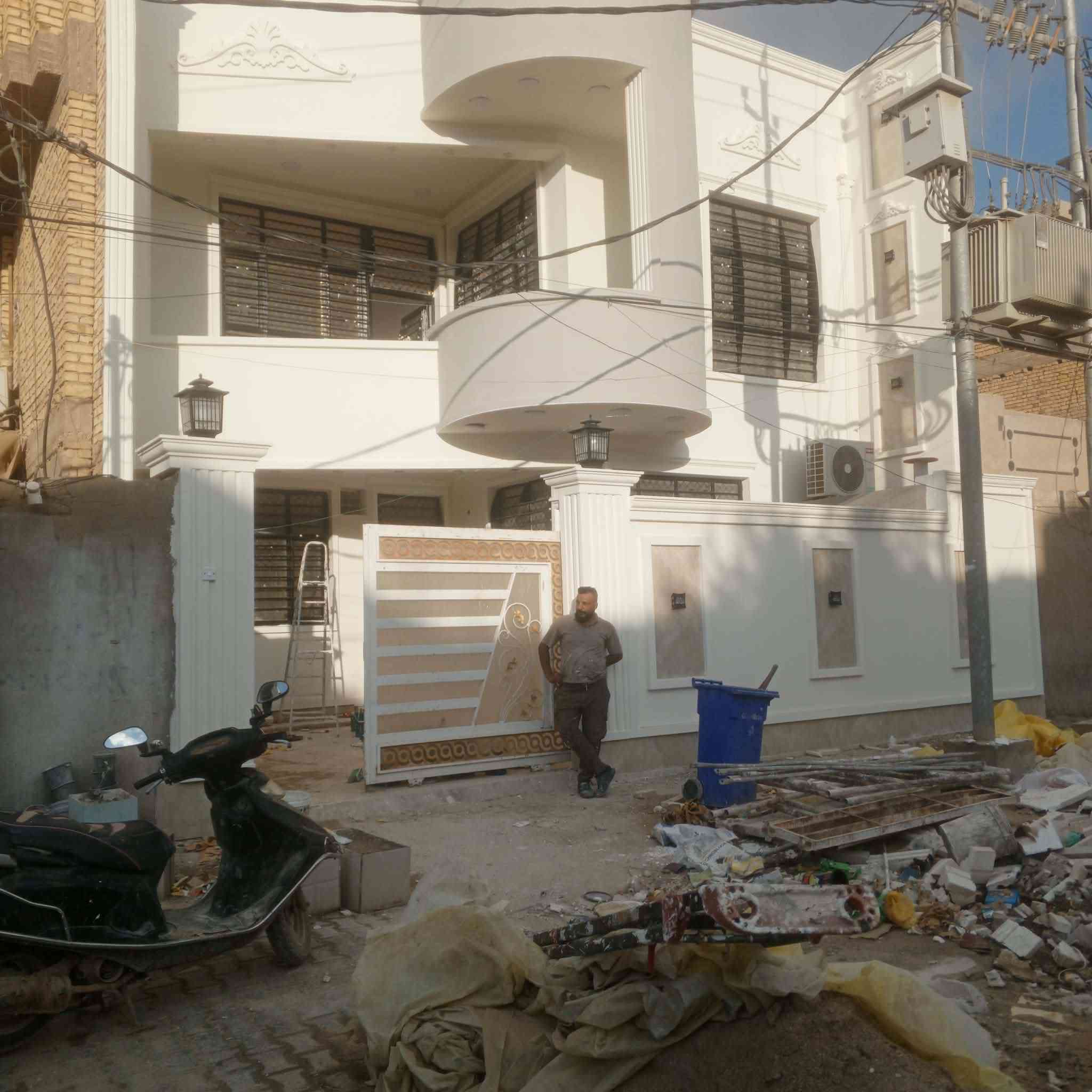 السلام عليكم  بناء وترميم قصد ونقد 
100متر طولاني 36مليون نقد 
200 متر 65 مليون نقد
220متر 67 مليون 
250 متر 75مليون
300متر 85 مليون
هذا اسعار النقد 
القصد 100متر 40مليون 
200متر 70 مليون 
250 متر 80مليون 
300متر 95 مليون 
هاي الاسعار تسليم مفتاح 🔑 شغل كله درجه اولى بدون واجهات وبدون مرمر كهربائي فنار سعودي مي اسمارت وبلست تركي المجاري اسمارت المانيا والعراقي حس الطلب
اساس حسب الاتفاق رفت وشريطي***********
