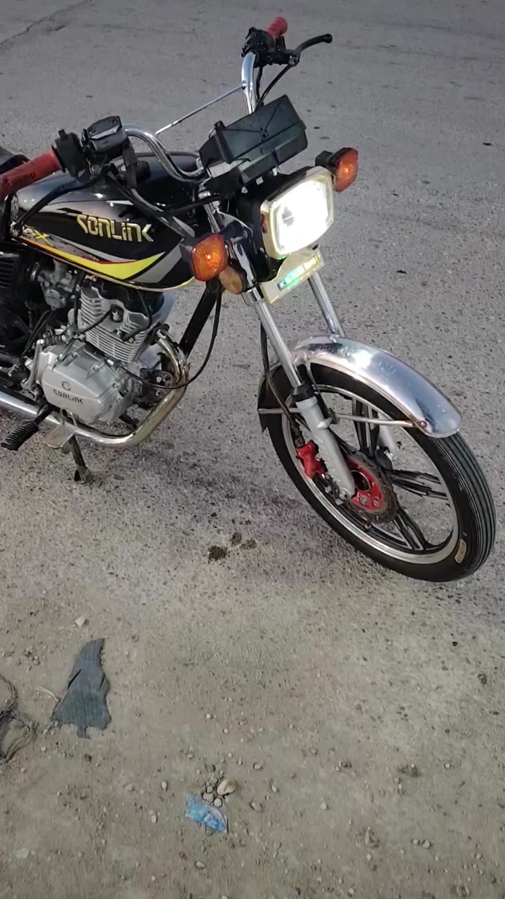 سلام عليكم دراجه سيفان موديل ٢٠٢٣ واواق اصليه مكان الدراجه بابل المحاويل كفاله عامه مختمه كله مكينه ما مفتوح بيه برغي كهربائيات كله شغاله كفاله عامه ٥٠٠ وبيه مجال ***********
