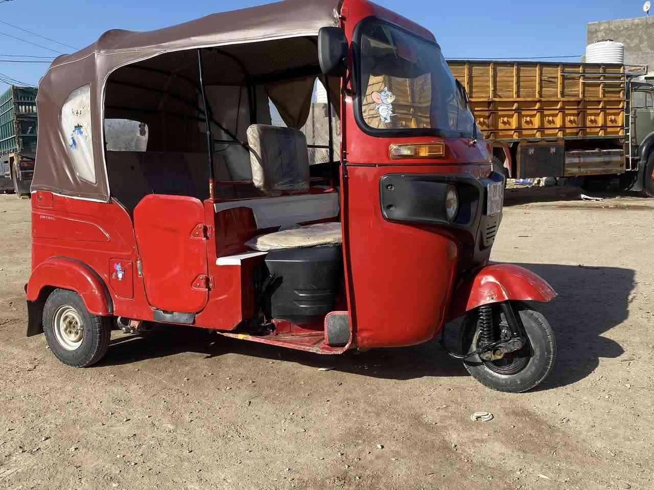 سلام عليكم تكتك ٢١ شهر ٨ مرقم نكليزي تحويل يمته ما تريد مكينه مفتوحه بوشه وبستم البدي كفاله 
المكان ناصريه مركز 
السعر ٦و٩٠٠
الاتصال ***********
