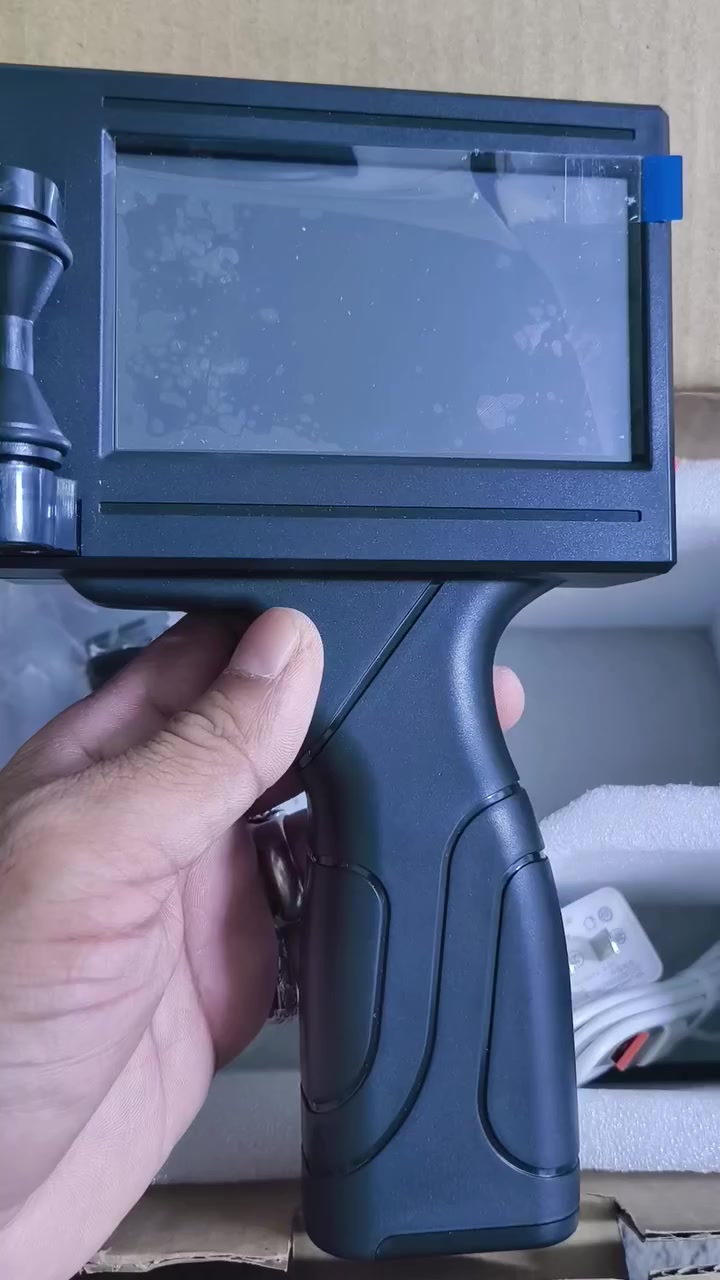 السلام عليكم ورحمة الله وبركاته
طابعة جديدة لووك غير مستخدمه 
يم اعلى سعر ابيع


**إذا كنت صاحب هذا الإعلان وتريد حذفه لأي سبب، رجاءا أرسل رسالة إلى الدعم الفني**