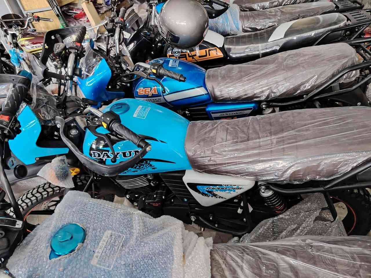 السلام عليكم ورحمة الله وبركاته يوجد لدينا دراجات ديوان اسعار مناسبه جبلي وكلاسك رقم بدون رقم كميه مفتوحه انتصل ودلل *********** موديل ٢٦ و٢٥
