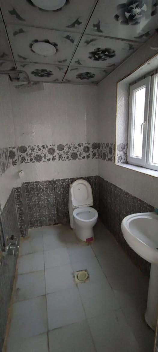 شقه للايجار.. القادسية محلة 606 قرب مكوى الغزال اربع بيوت عن الشارع والنقل العام  مساحة 120م طابق اول تحتوي على غرفتين وصاله ومطبخ  وصحيات عدد اثنين مجهزه بسخان الكهرباء والماء معزول المدخل معزول الكهرباء خصخصة 24ساعة .للاتصال :***********
