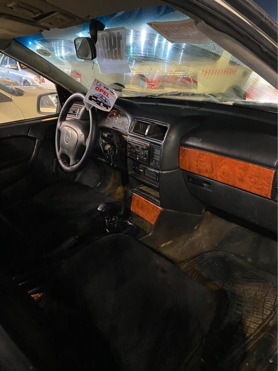 ئۆپل ڤیکترا مۆدیل ١٩٩٥مەکینە ٢٠ گیرحادی مەکینە بەشەرت هەتا بلی خاوینە بی خایس بی برانەوە سەنەوی تا٢٠٢٨ تازەیە تەکسیە کراوەتە خسوسی بی. تەقەو رەقە سحر ٣٥ مەجال شوین هەولیر ژم.***********: أربيل, العراق
