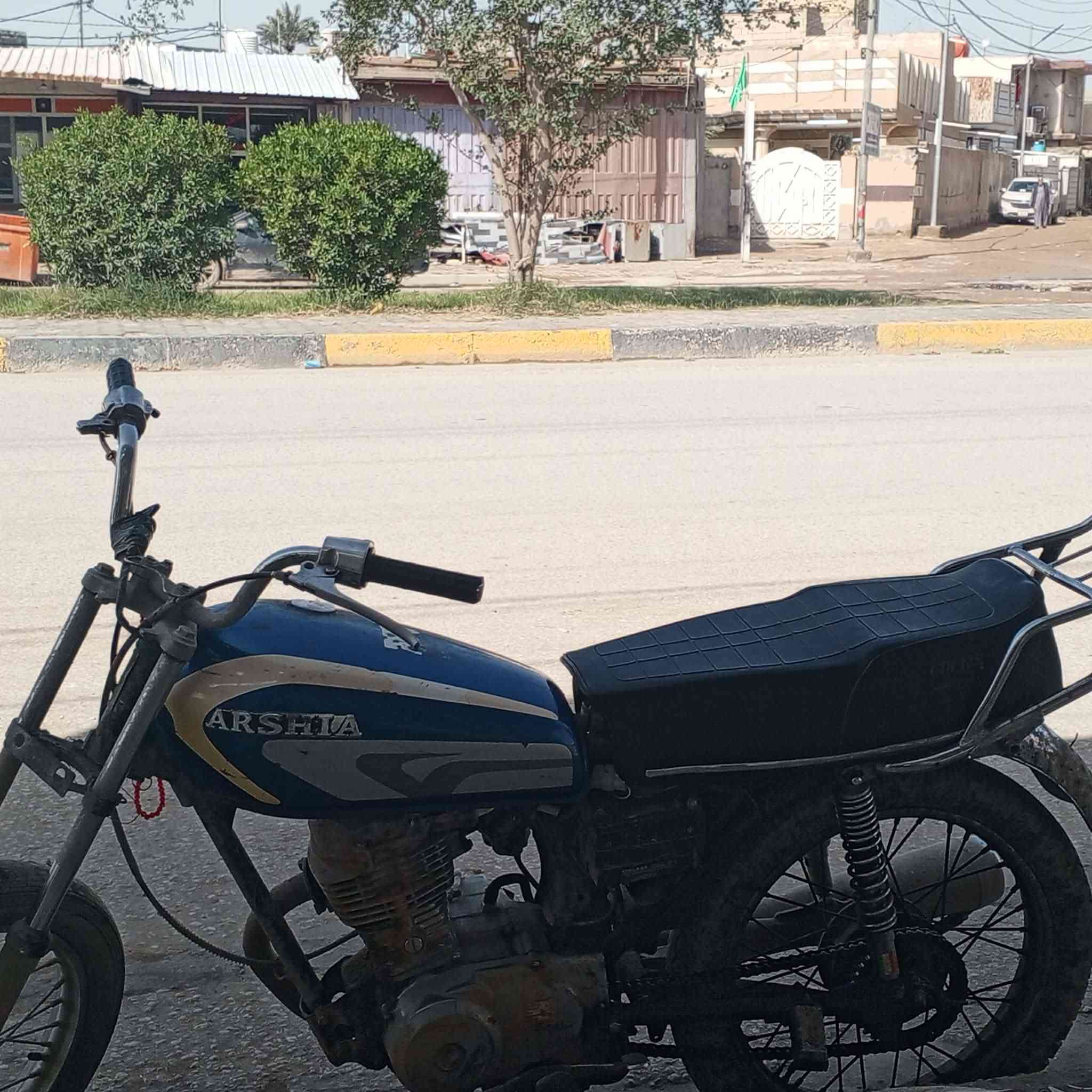 لسلام عليكم دراجه رشه وراق أصولي لبيع لسعر 300وبيه مجال مكانه كربلاء طوريج شارع40 رقم مبايل ***********
