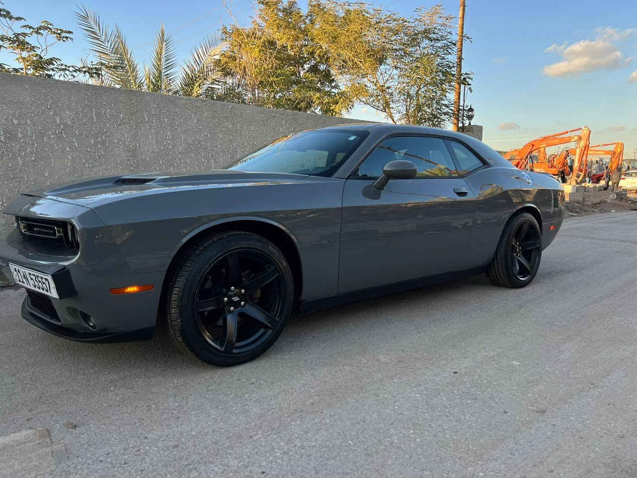 سلام عليكم جالنجر ٢٠١٨ وارد امريكي  حادثها كلش حلو سطحي  ناشر صور حادثها سياره حلوه وجديده احله من لصورو
مكينه وكير وحداديه وتبريد كفاله 
مواصفات SXT
بصمه + بصمة ابواب + شاشه جبيره + فول تحكمات + تبريد قطعتين + وباقي لمواصفات لمعروفه
ماشيه ٨٧ ميل 
مكينه ٣٦٠٠ سته سلندر
سعر ١٥٠ وبيها مجال 
مكان السياره الكراده 
للستفسار  ***********
