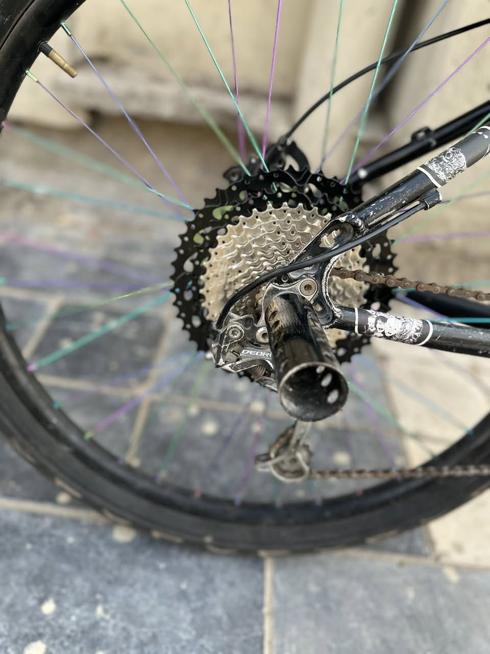 سلام عليكم 
بايسكل استعراضي للبيع
من شركه. APPAL ANCHIA
حجم 26
يحتوي على. 
سيامه 7 الوان 
ستيرن 7 الوان
ركبه 7 الوان 
دبل غاز وليس دهن. PROCK SHOX
برك امامي 7 الوان. شركه TANKE
برك خلفي SHIMANO
 بطيخه 7 الوان  TANKE
دشلي 12 نمره 
قرص برك خلفي 180 حجم 7 الوان 
شيال زنجيل 
ويحتوي على سيامه 7الوان.

السعر 450 وبي مجال

للتواصل 
الرقم ***********.            المكان شارع حيفا
إنستا 22aa8088

المكان شارع حيفا
