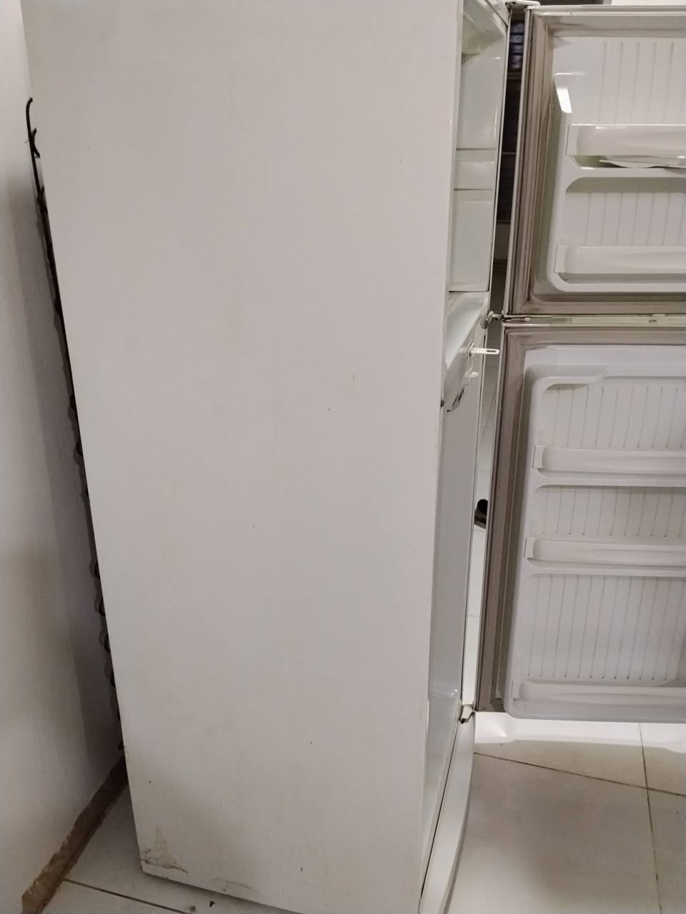 العنوان الثعالبة الشعب
ثلاجه نضيفه مال بيت السعر ٢٠٠ ***********
