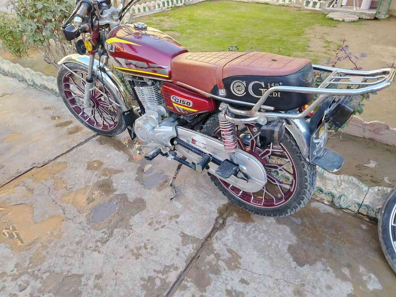 مابعد السلام دراجه 24 للبيع دراجه تخبل ماعيزها برغي واحد محرك شرط كهربائياتها كلها شغاله دراجه مرتبه كامله من كلشي نشاط فول سعر سعر ٦٢٠ بيها مجال لشراي ***********
