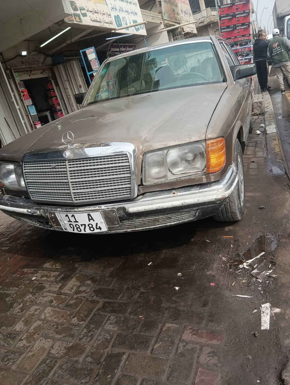 السلام عليكم مارسدس جامبو300باب قصير موديل 1987بأسمي رقم جديد هزةجديدةمحرك وكير بطةالسعر 36 ورقةوبيه مجال ***********
