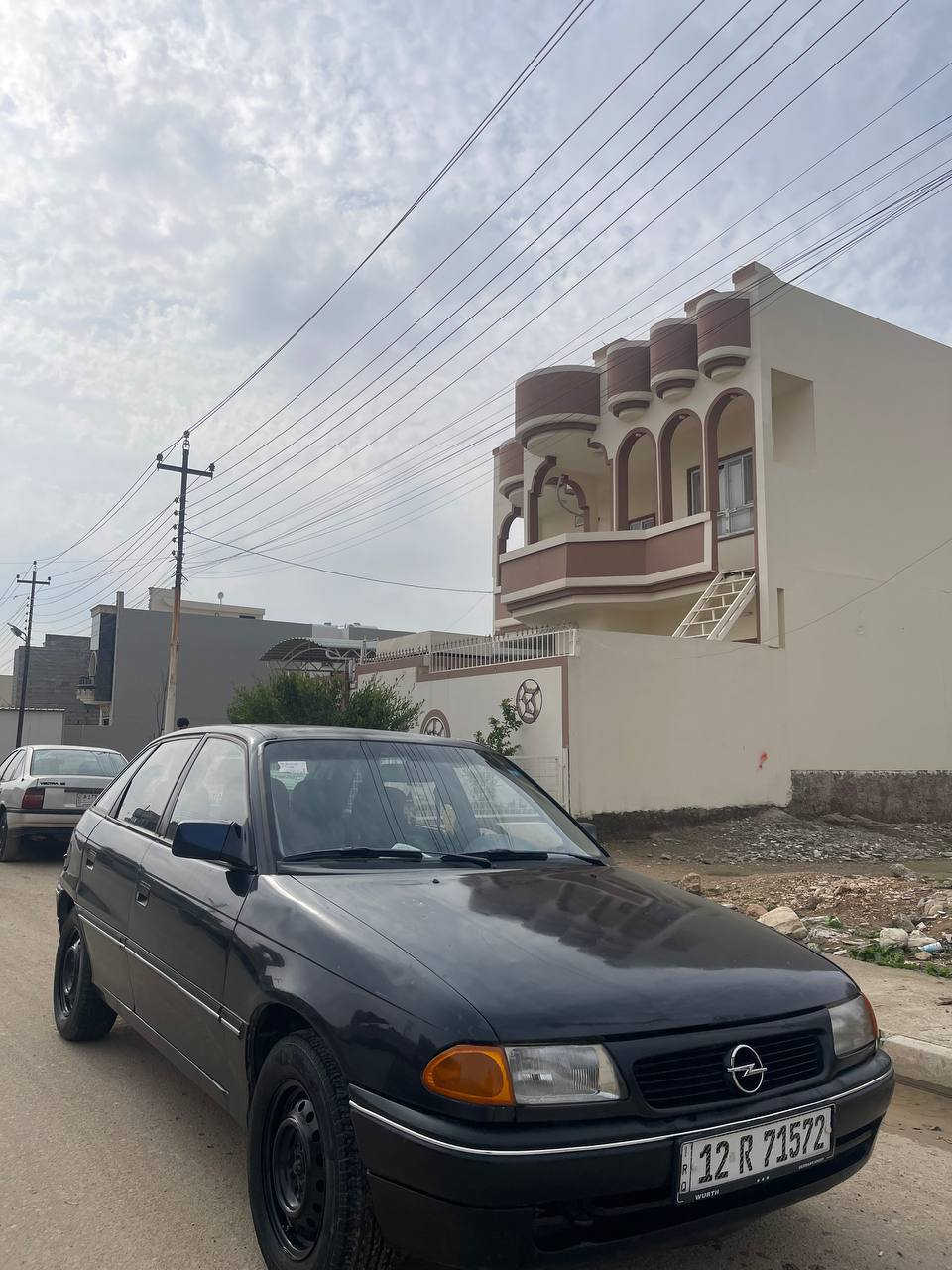 للبيع اوبل استرا كير عادي حجم 16 موديل 1993
سياره بدون ضرار صبغ حزام كابون بنزين بيه سياره باسمي ***********
