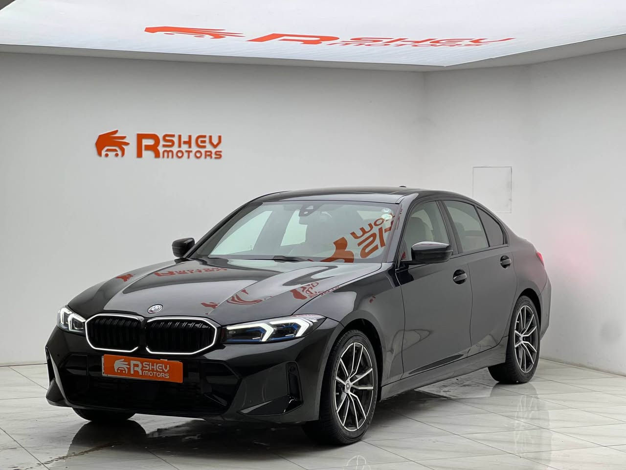 BMW 2022
بي ام دبليو ٢٠٢٢
مواصفات 330i فول مواصفات معروفة

مكينة ٤سلندر و توين تيربو (يعني دبل تيربو) حجم ٢.٠لتر
ماشية٥٨،٠٠٠ ميل فقط و ب حالة جداً ممتازة 

ضرر السيارة البنيد و نص جاملغ بدون دواخل و ايرباك
السيارة كلش حلوة و نظيفة

السيارة رقم دهوك
مكفولة من كير و محرك و كهربائيات

و ب سعر(225$) ورقة و بيها مجال

مكان السيارة

دهوك -معرض ارشف R-Shev
رقم51 من معارض التيرمينال 

***********
*********** دهوك, العراق
