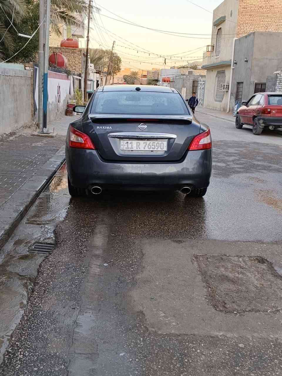 سلام عليكم سياره لبيع فقط نيسان موديل 2011 بيه بنيد مصبوغ جماليه فقط ول باقي كله كفاله عامه سياره بسمي تحويل ثاني يوم 
***********
