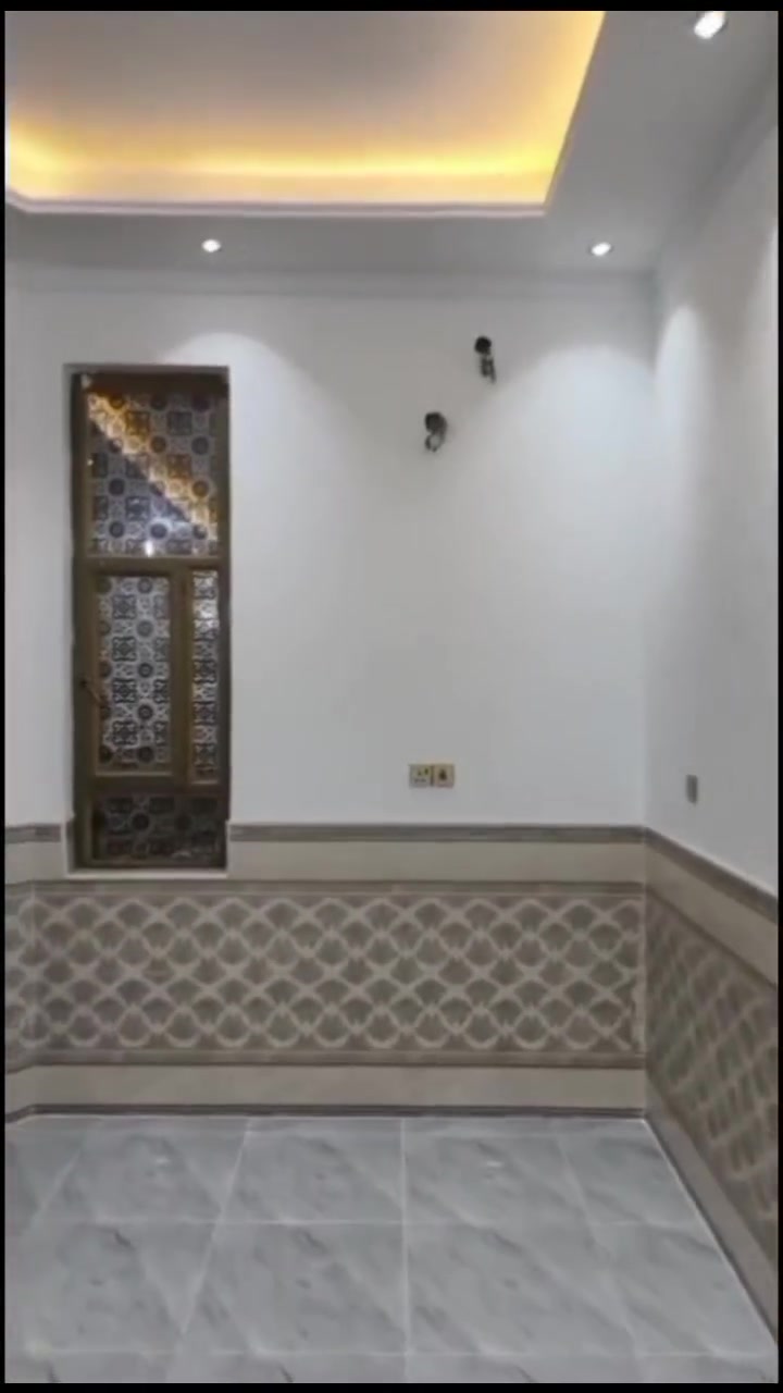 🏡 عرض مميز – بيت للبيع في حي الفداء 🏡

📍 الموقع: حي الفداء – نهاية شارع أبو لبنان
📐 المساحة: 150 متر مربع

🔹 يتكون من:
✅ ديوانية
✅ صالة واسعة
✅ مطبخ
✅ غرفتين
✅ صحيات داخلية وخارجية

🏠 البيت جاهز للسكن – بناء درجة أولى
💰 السعر: 125 مليون دينار

📞 للاستفسار والمعاينة:
مكتب دار الأركان للعقار
***********

✨ فرصة مناسبة للسكن العائلي في موقع مميز وخدمات متكاملة.
