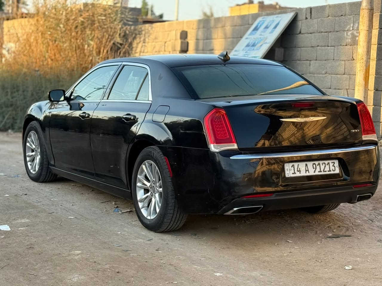 السلام عليكم اوباما 16 اصل رقم بصره  بيها فقط باب السايق مبدل نفس الون وشوي بارد بلجاملغ صفحه السايق سياره حلوه وجاهزه كير مكينه حداده تخم تاير ويل مكسيكي الاصلي مكاني كربلاء  السعر 190       واتساب ***********
