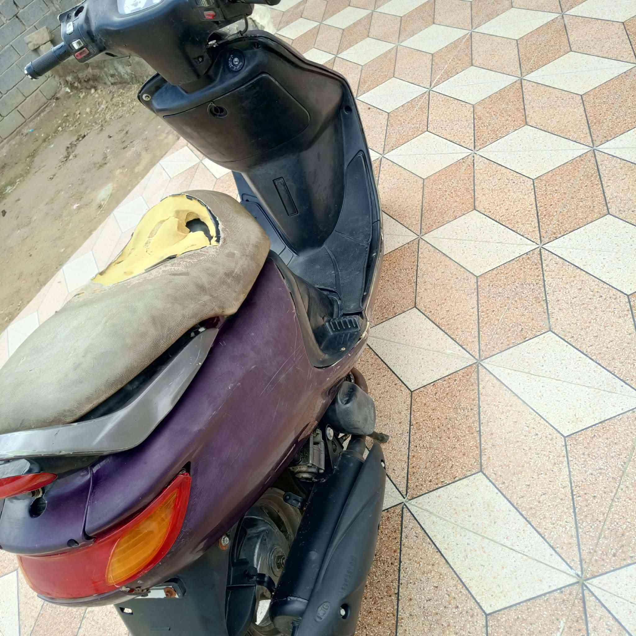 فراشه للبيع كامله من كلشي ما عدا الباتري  كاعد السعر 350وبيها مجال مكاني الجزائر ورديه داخل ***********واتساب فقط
