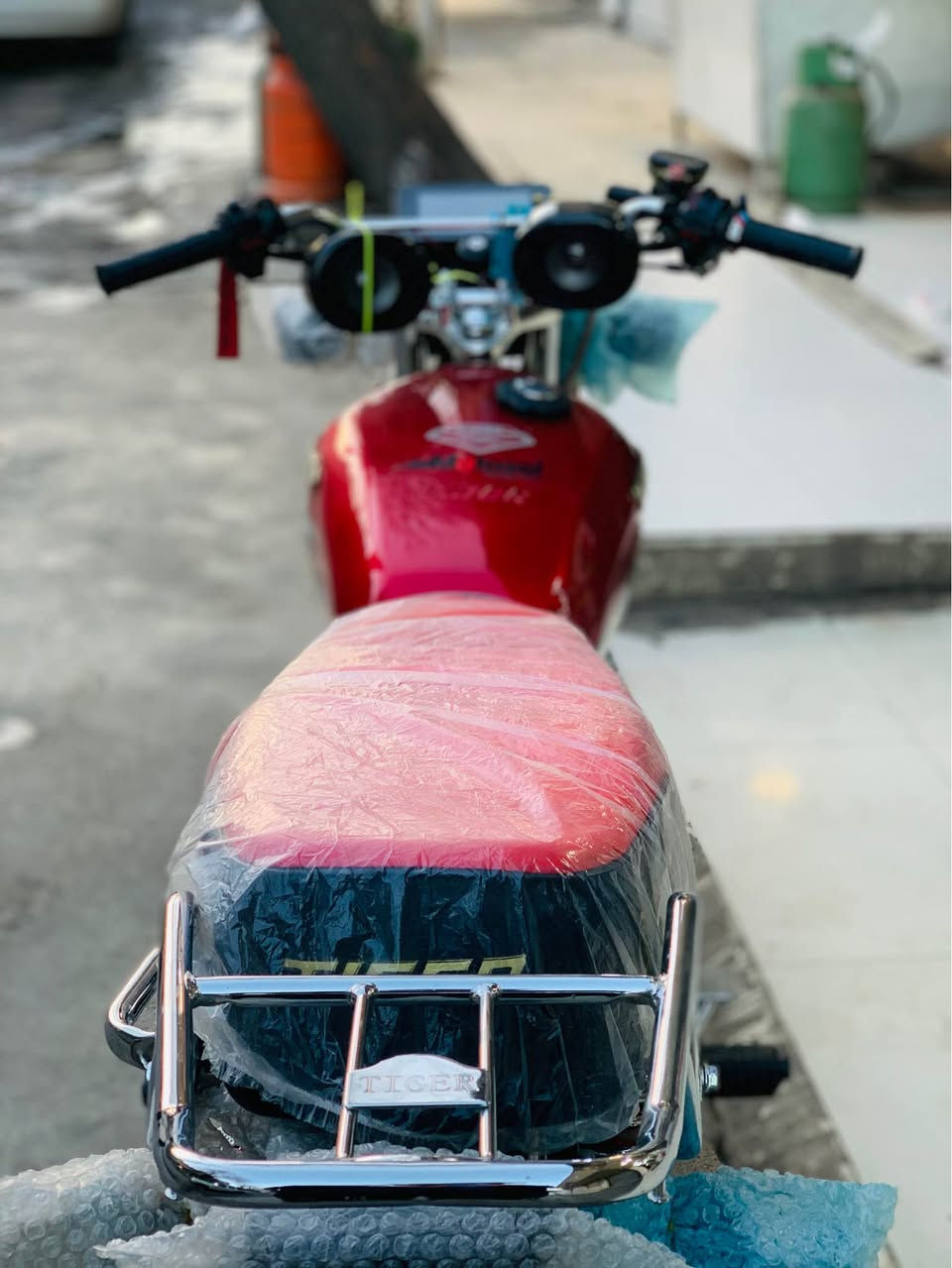 ٥ هەزار ڕۆشتوە لۆک لۆکە نرخی ٦٤٠ هەزارو معاملە مەنەفێستی لەگەلە لە سلێمانیم السليمانية, العراق


**إذا كنت صاحب هذا الإعلان وتريد حذفه لأي سبب، رجاءا أرسل رسالة إلى الدعم الفني**