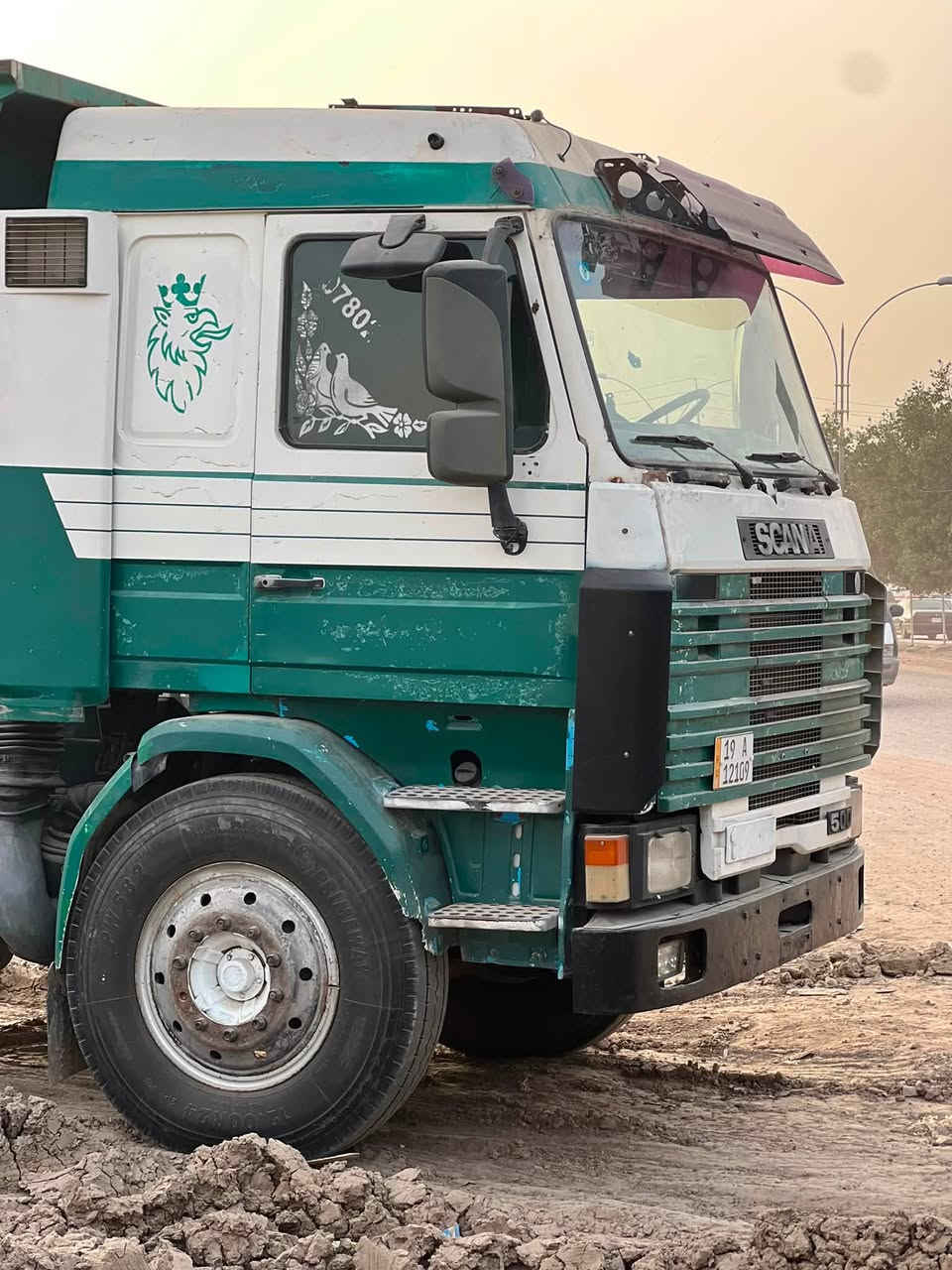 السلام عليكم سكانيه موديل 1991مكينه 113خضره  لانتقيص ولا بخار كير5/5مجموعه مان أم الأسد شاصي مده وحده كفاله عامه تخم تاير رقم كربلاء بسمي مداور ثاني يوم السعر اتصال (***********) السياره بل حله
