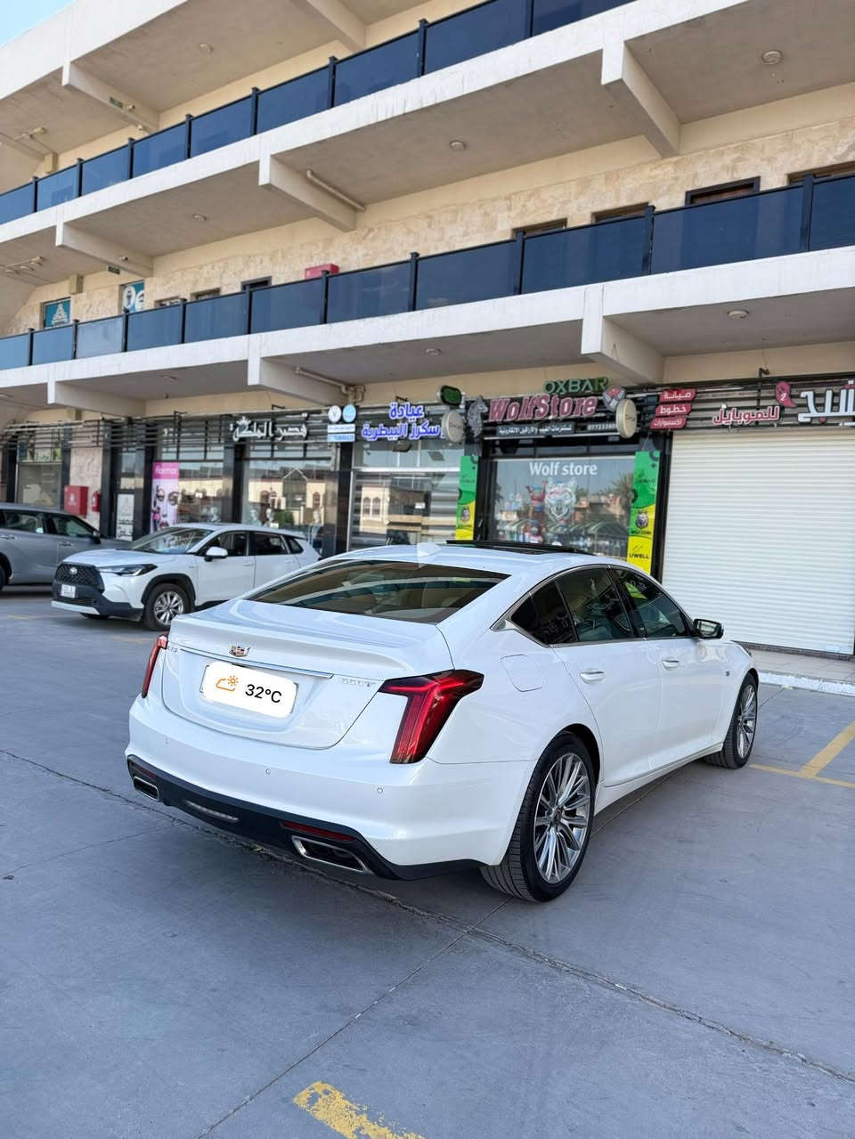 السلام وعليكم
للبيع  2020 CADILLAC CT5, PREMIUM LUXURY
رقم بغداد الجديد بأسمي
السيارة فول الفوال اعلى فئة LUXURY
ماشية 52000km

المواصفات:-
بصمة تشغيل
تشغيل عن بعد
بصمة ابواب فتح وقفل 
بصمة صندوق
انارة ترحيب علامة كديلاك
تحكم استيرن 
شفتات استيرن 
كروز سرعة
٤ ابواب بصمة
رادارات امامي خلفي وقوف ذاتي
نقط عمياء 
قيادة ذاتية
داتاشو ثلاث انظمة عرض 
بانوراما
يدات ابواب انارة 
انارة داخلية محيطية للابواب وعند الارجل
شاحن لاسلكي
مستشعرات جانبية
ماوس تحكم بالشاشة
قطعتين تبريد ومناخ منفصل
كشن هزاز 
كشن السايق خزن ميموري 
كشنات امامية كهرباء
كشنات امامية كهرباء
داخل جلد لون حمصي 
اوتو ستوب 
اوتو هولد 
لايتات امامي زنون 
ليدات امامي 
بكلايت ليد 
4انضمة قيادة
حساسات امامي خلفي
سستم صوت بوس 
نظام gbs
شاشة جبيرة بلوتوث تايب سي اواكس 
اريل نفكيشن
حساس تايرات 
تراكشن 
دفع خلفي 
محرك 3000 تون تيربو
تخم تاير جديد 
ويل كب حجم٢٠ 
اشاير بالمري 

السيارة بيهة هواي مواصفا مذاكرهن
السيارة ضرر جدن خفيف خشم البنيد
وجاملغ صبغ بدون دواخل ايرباك فقط 
استيرن وراجع سستم شرط الفحص 
محرك كير مكفولات دهن وبانزين كل جديد
اي استفسار تعال خاص 
او اتصل ***********
عنوان بغداد حي الخضراء
