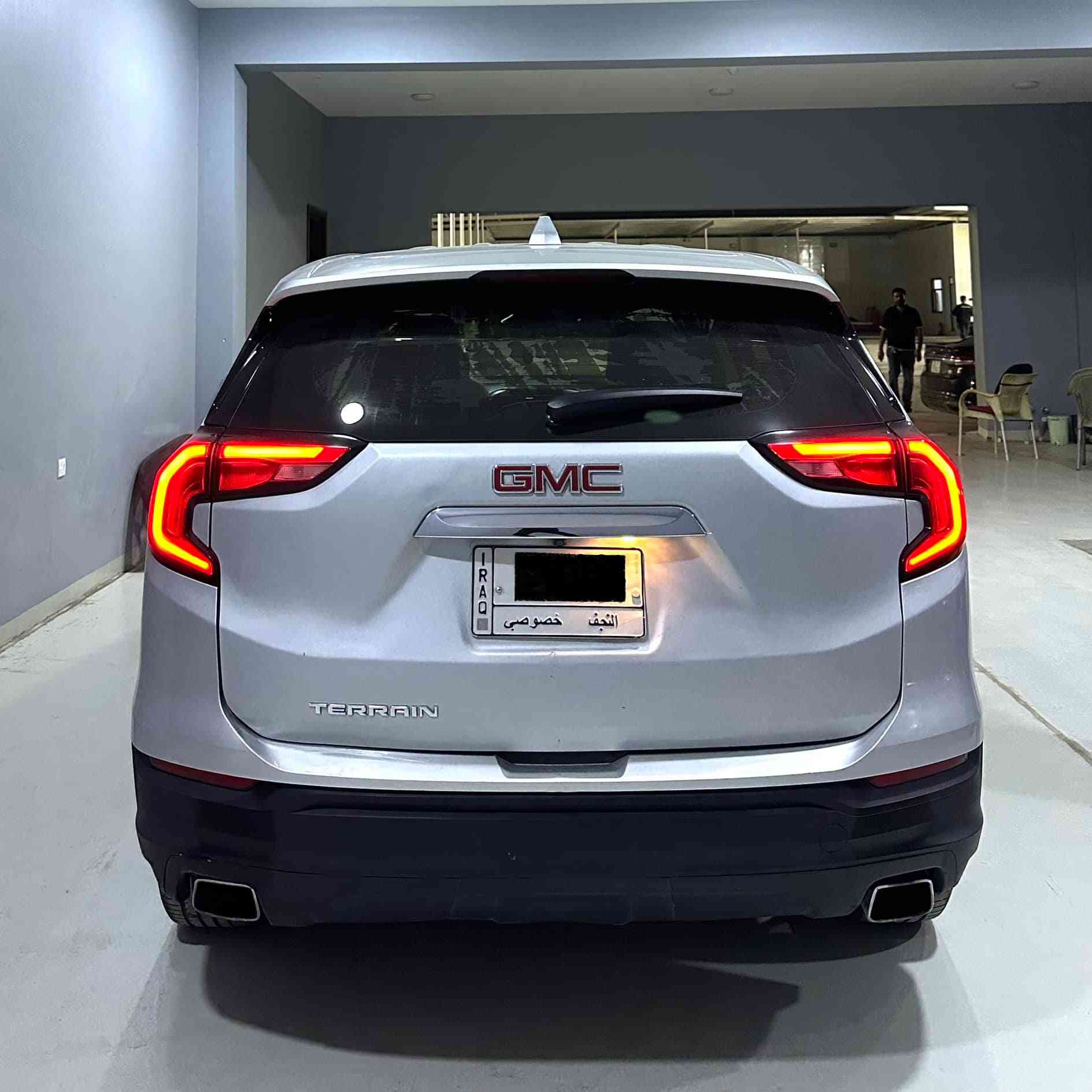 جمسي  تيران 2018  GMC  SLE

لون السيارة سلفر  

السيارة ماشية : 68 الف ميل استخدام شخصي فقط           كير + مكينة مكفول 

بيع او المراوس حسب القناعه 

الضرر : بنيد و جامرلغ ايمن حادث سطحي بدون دواخل بدون شاصي مع بعض الملاحظات السونار مرفق في الصور  مع صور الحادث 

1 -اضواء امامية LED 
2- اضواء خلفية LED   
5-كامرة خلفية قلابه 
6- بصمة تشغيل وأبواب وصندوق 
7- اوتو بريك توقف ذاتي 
8- كشنات جلد وتحكم كهرباء 
9- دسك امامي خلفي 
10- رادار امامي 
11- شاشه كبيره 
12- فول تحكم ستيرن 
13- كير دكم 
14- هاند بريك بصمه 
15-مري كهرباء 
16- تبريد قطعتين
17- سستم صوت vip
18- اوامر صوتية    
21- ماوس تحكم بأنظمة القياده 
24- نضام ABS مانع انزلاق
25-اوتو ستوب 
26- محرك السيارة 2000 تيربو المرغوب 

السيارة رقم نجف مشروع وطني تتحول بأي محافظه 
  
السعر : 145 ورقه وبيه مجال بسيط 

مكان السيارة بغداد-السيدية

 *********** واتساب او اتصال
