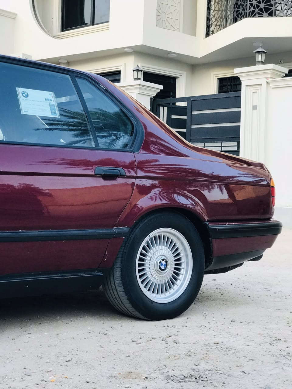 سلام عليكم بي ام 735 سيارة خير من الله گير مكينه مصبوغه عام للجماليه بدون ضربه رقم بغداد  الجديد موديل 92 مكان السيارة كربلاء  السعر 70 وبيهه مجال الاتصال ***********
