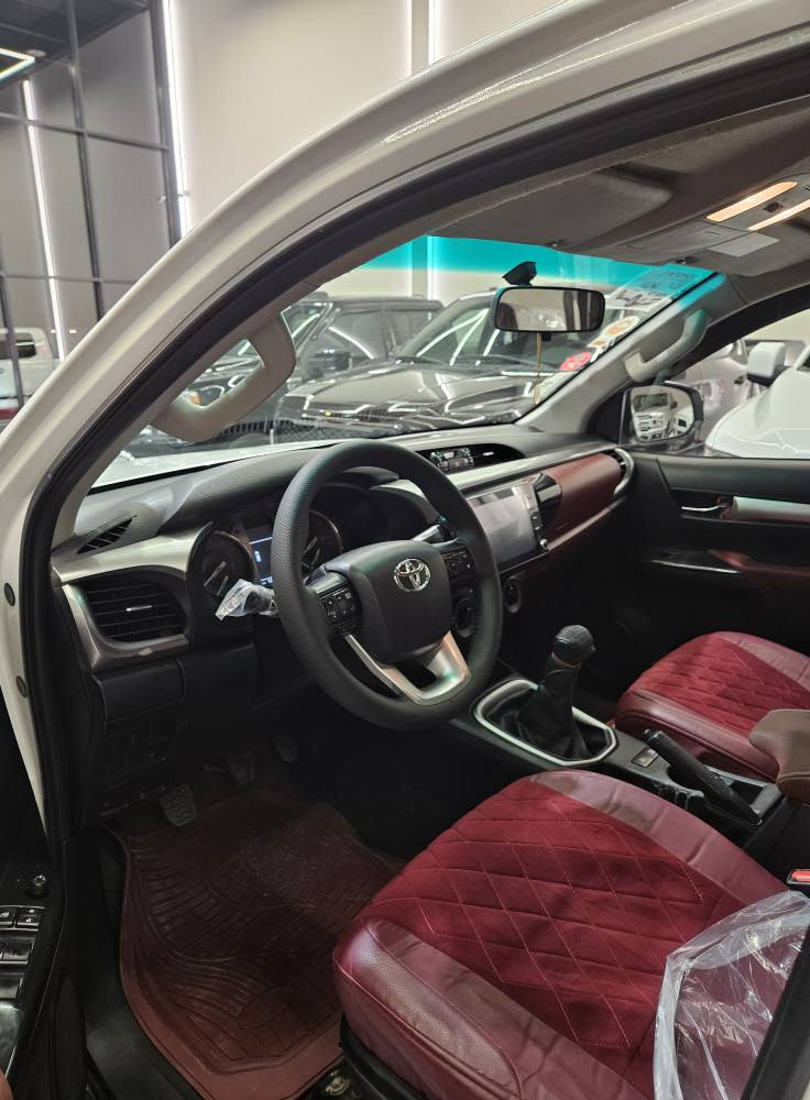 تویتا هايلوكس ٢٠٢١ 4×4
سيارة بي مكانين صغير PDR باقي مابي شيء.
ماشي ١٢٠ الف كيلومتر 
 رقم اربيل دولي 
رقم و سنوي و هزة كلشي جديد 
سعر ٢٦٣ ورقة و بها مجال 

0750 052 1941 what's up أربيل, العراق
