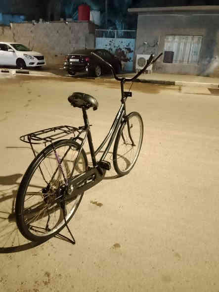 بايسكل للبيع غراضه موجده سعر ب 85 وبي مجال قليل للتواصل *********** عنوان بصره زبير حي ريسز
