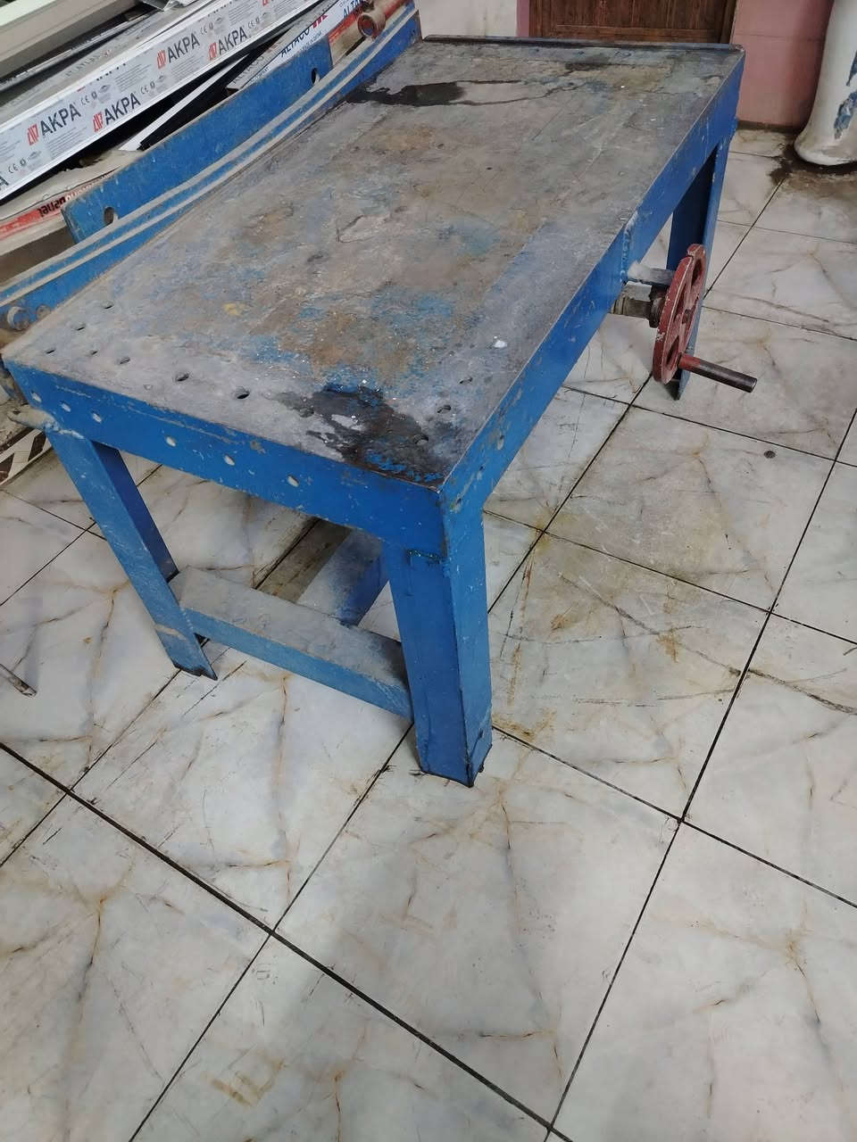 السلام عليكم للبيع طبر ثكيل درجة اولة كصتة حلوة مكانة بغداد لأمين الثانية السعر 500 وبي مجال ***********
