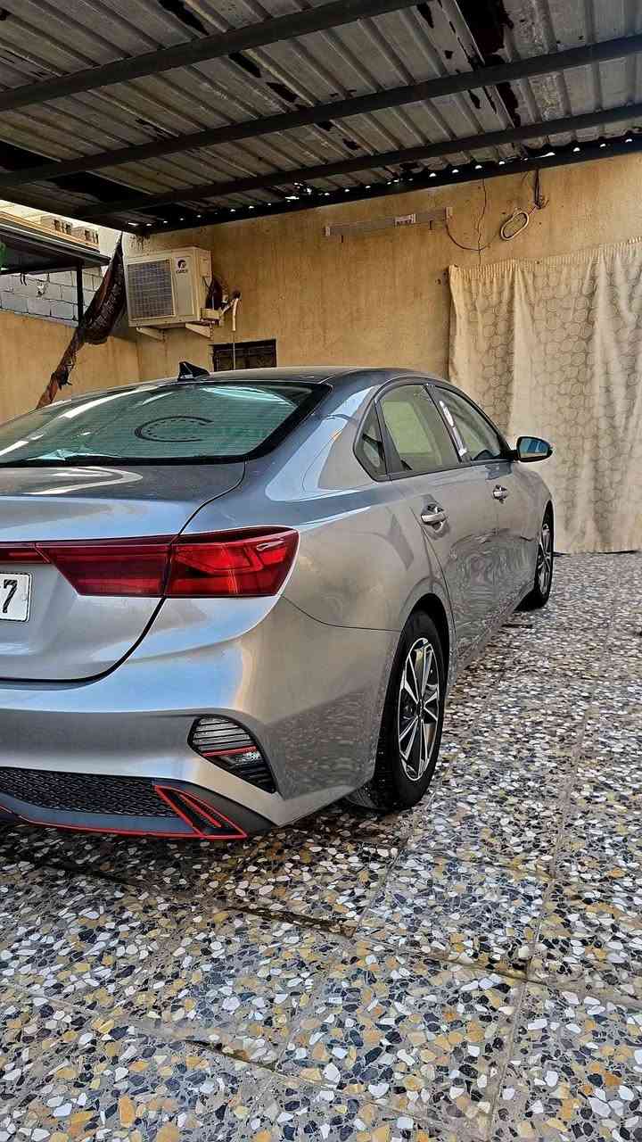 كيا فورتي 23 معوقين بصره وارد امريكي مكينه 2000 دوش السياره اخت الزيرو حادثهه الامريكي فقط بارد قليل يم قبق البانزين وبلعراق تبديل قيق جنطه اثر خسفه ومايتصلح وبدلناه السياره فول مواصفات مكان السياره بصره طويسه السعر 140
***********
